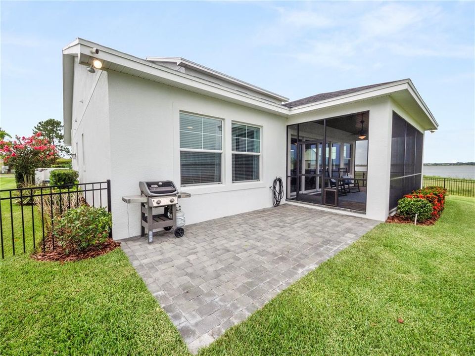 For Sale: $725,000 (4 beds, 2 baths, 2527 Square Feet)