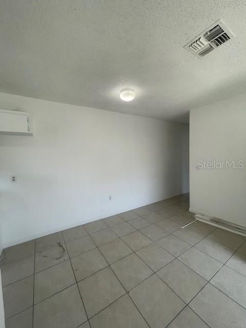For Rent: $1,250 (2 beds, 1 baths, 726 Square Feet)