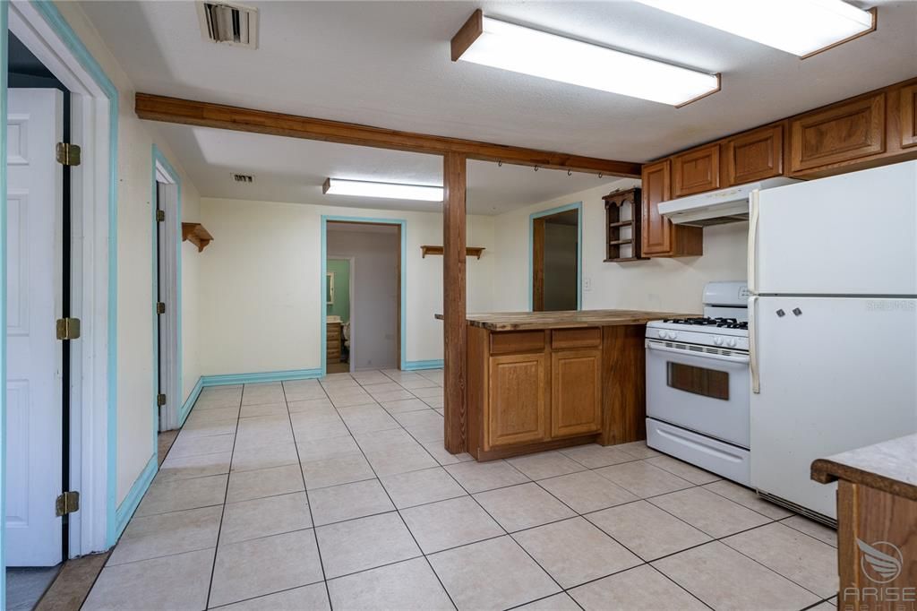 For Sale: $329,000 (3 beds, 1 baths, 1307 Square Feet)