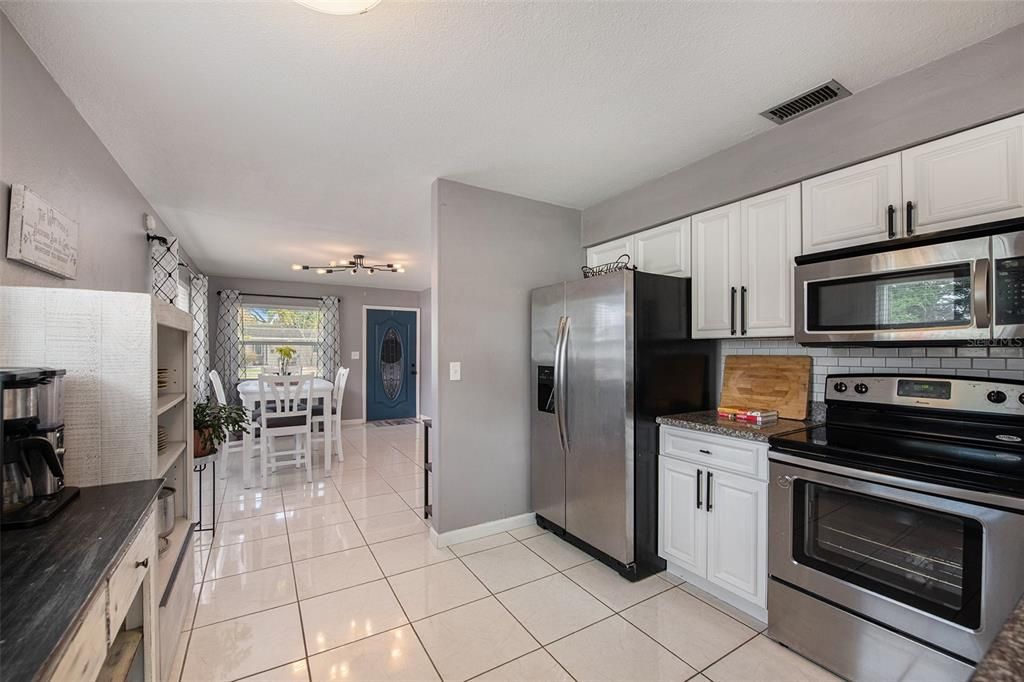 For Sale: $399,000 (2 beds, 2 baths, 1431 Square Feet)