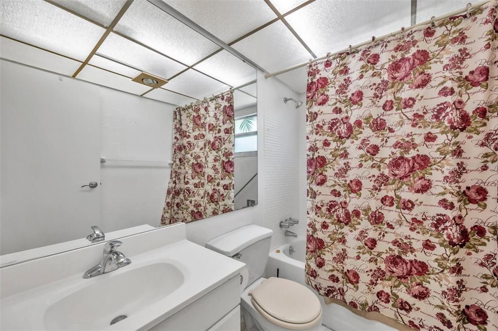 待售: $140,000 (2 贝兹, 2 浴室, 960 平方英尺)