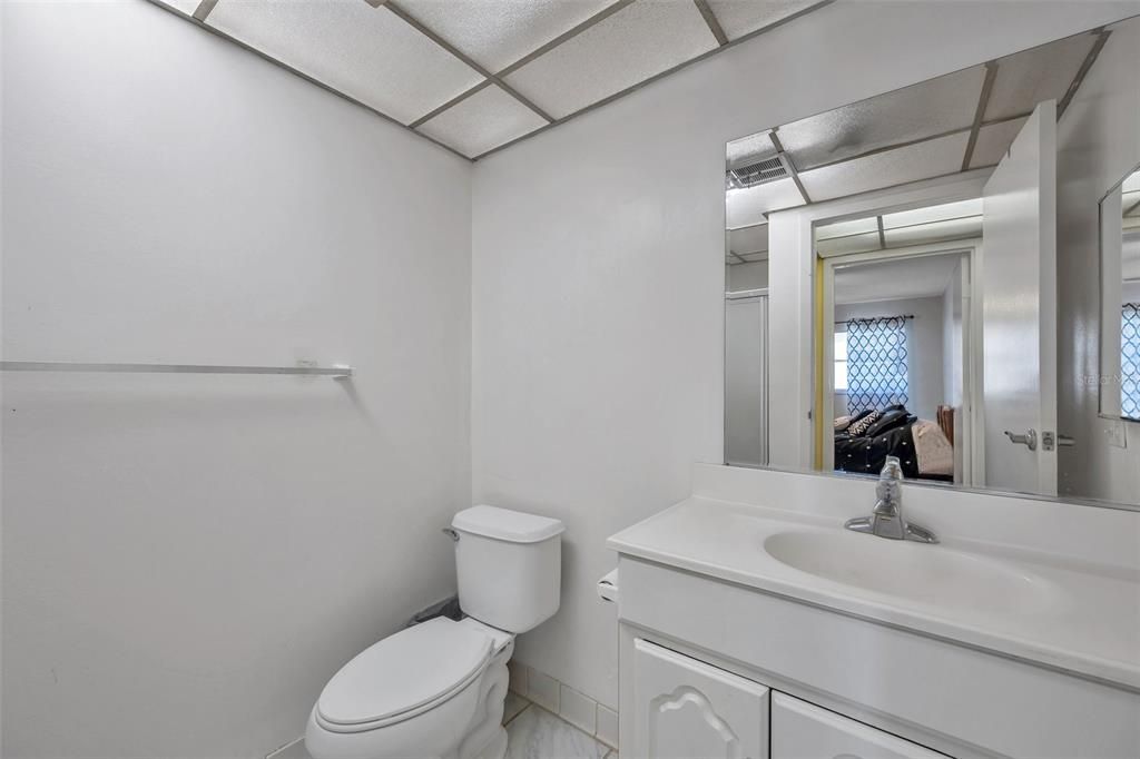 待售: $140,000 (2 贝兹, 2 浴室, 960 平方英尺)