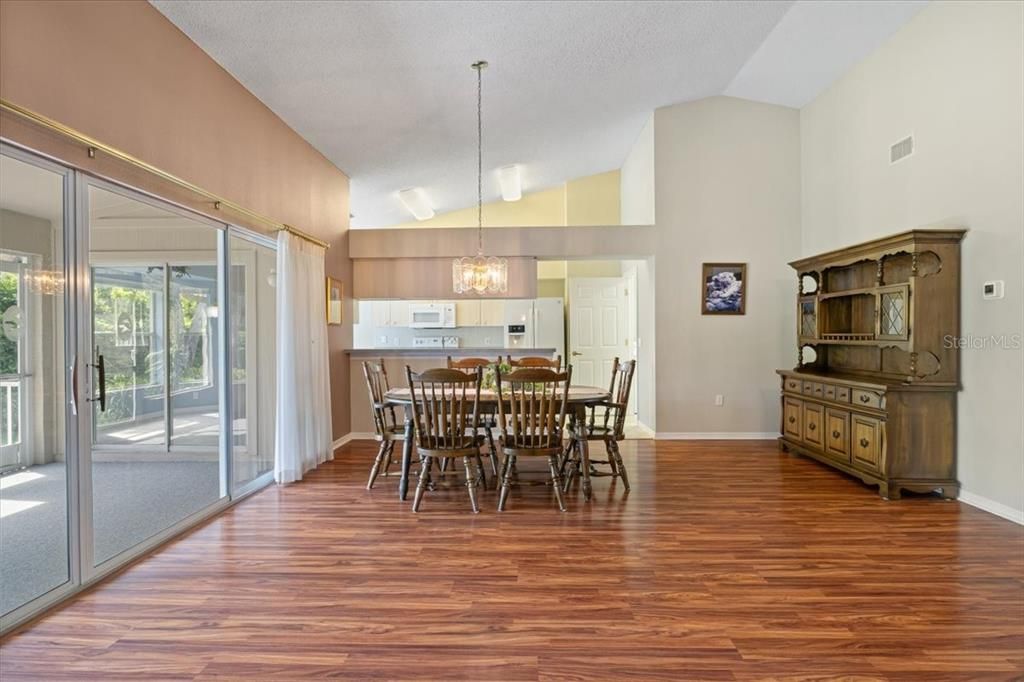 Active With Contract: $269,900 (2 beds, 2 baths, 1642 Square Feet)