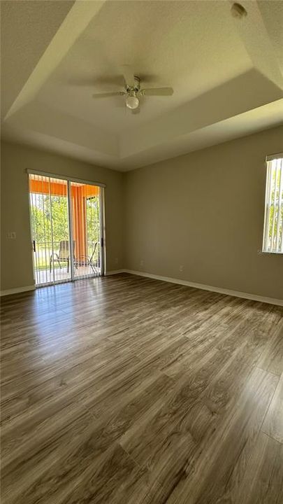 Active With Contract: $305,000 (3 beds, 2 baths, 1807 Square Feet)