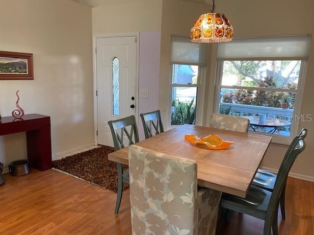 Recently Rented: $2,290 (3 beds, 2 baths, 1247 Square Feet)