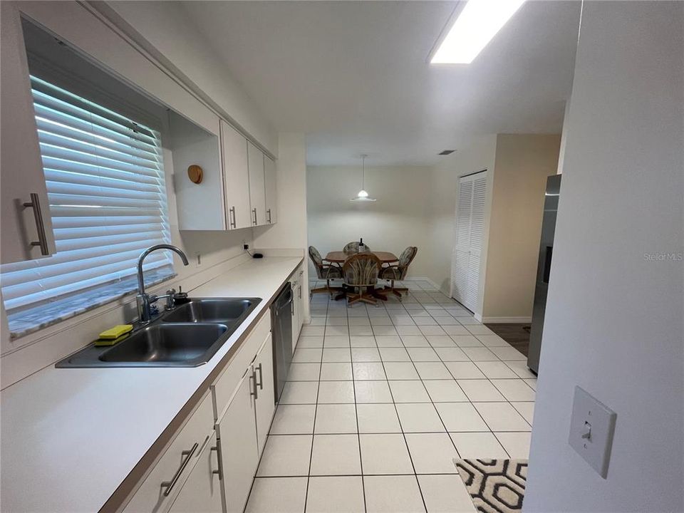 For Rent: $1,775 (3 beds, 2 baths, 1761 Square Feet)