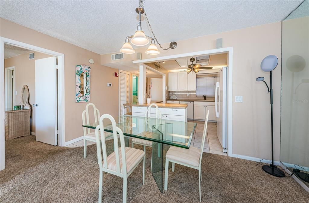 For Sale: $649,900 (1 beds, 1 baths, 900 Square Feet)