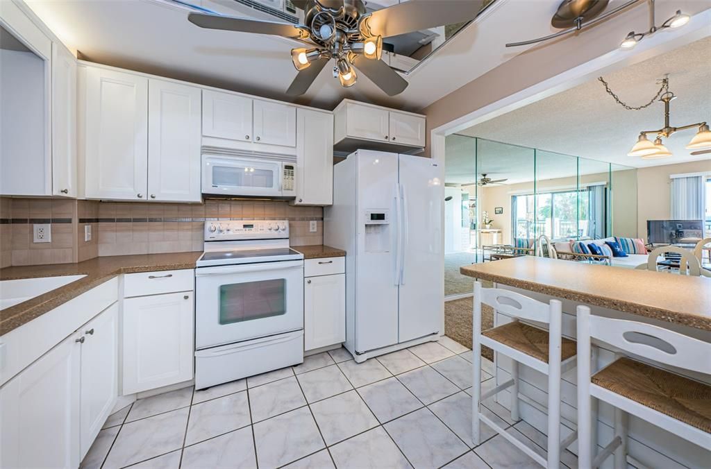 Active With Contract: $649,900 (1 beds, 1 baths, 900 Square Feet)