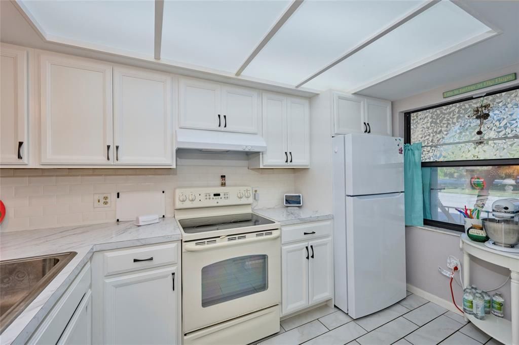 For Sale: $165,000 (2 beds, 2 baths, 1185 Square Feet)