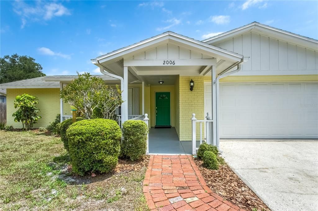 Active With Contract: $385,000 (4 beds, 2 baths, 1565 Square Feet)