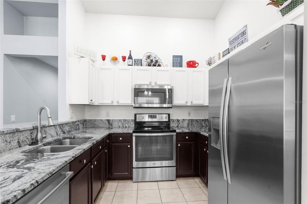 For Sale: $375,000 (2 beds, 2 baths, 1341 Square Feet)