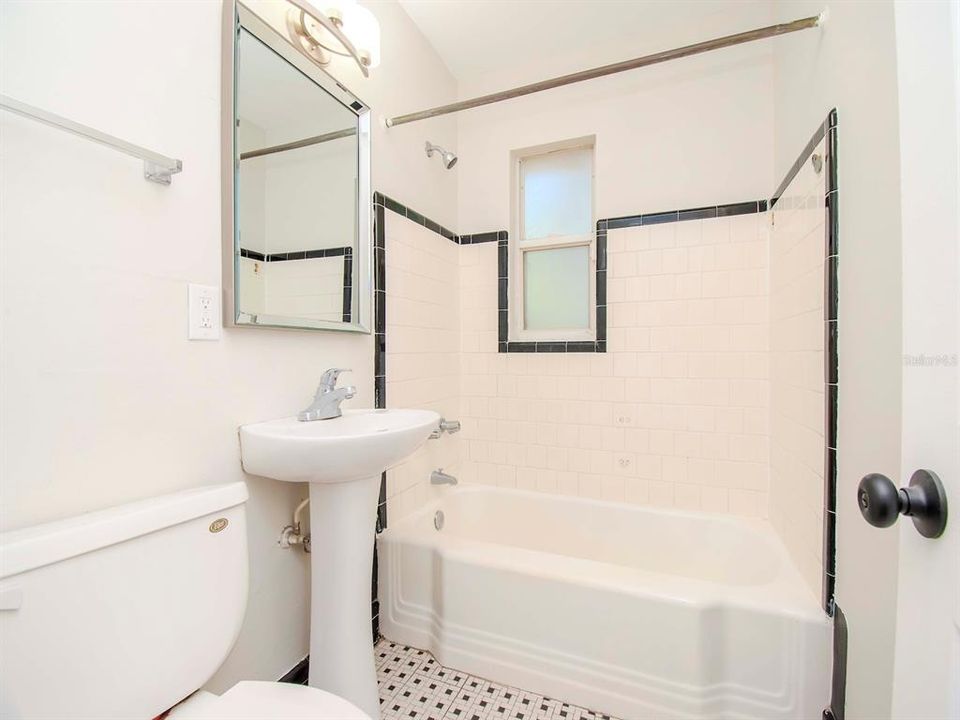 待售: $375,000 (3 贝兹, 2 浴室, 1253 平方英尺)