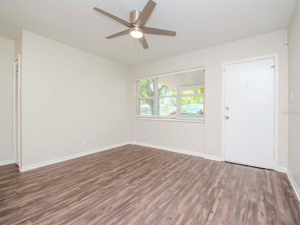 For Sale: $375,000 (3 beds, 2 baths, 1253 Square Feet)