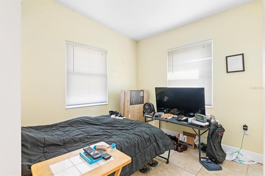 For Sale: $210,000 (2 beds, 1 baths, 768 Square Feet)
