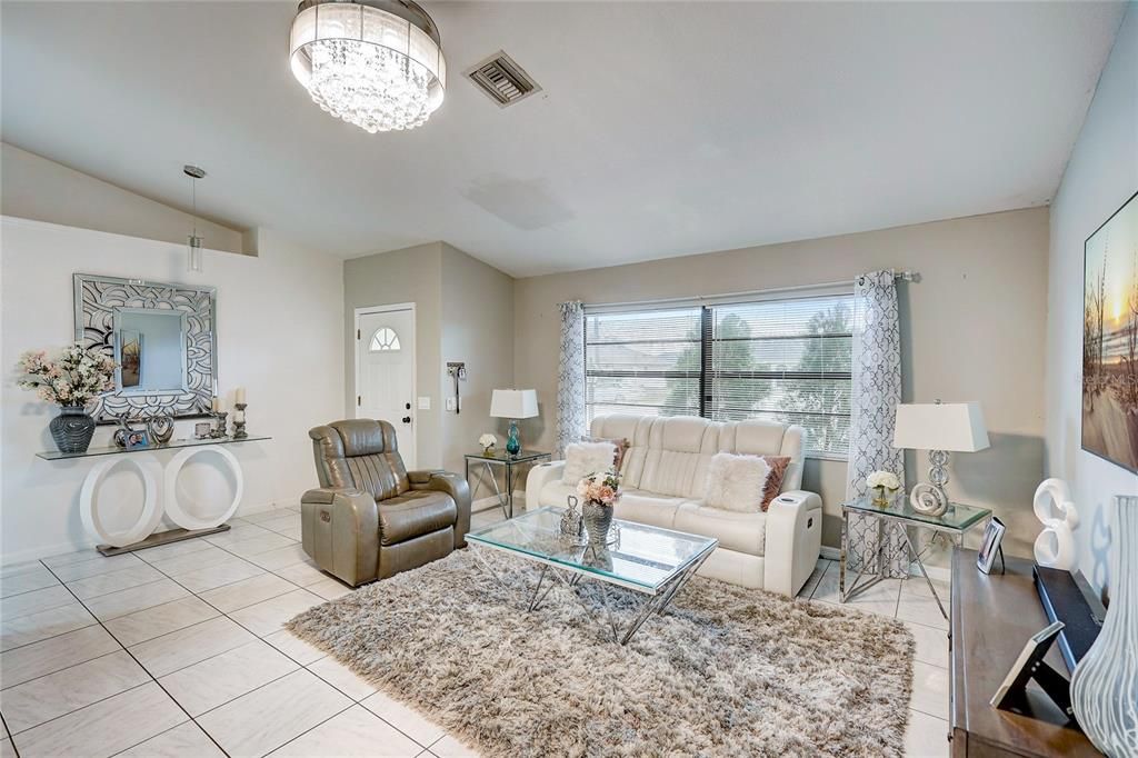 Active With Contract: $289,000 (3 beds, 2 baths, 1415 Square Feet)