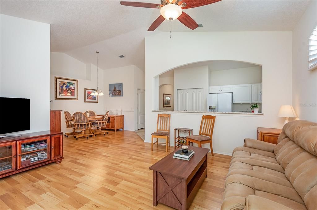 For Sale: $307,000 (3 beds, 2 baths, 1453 Square Feet)