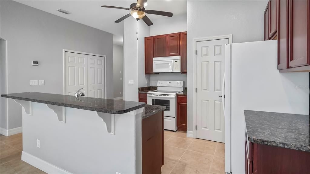 For Sale: $295,000 (2 beds, 2 baths, 1429 Square Feet)