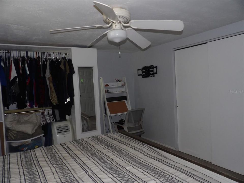 For Rent: $1,550 (2 beds, 1 baths, 926 Square Feet)
