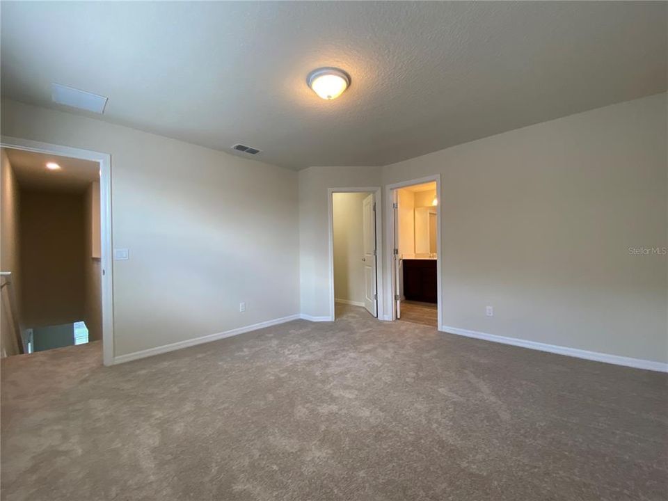 For Rent: $2,349 (3 beds, 3 baths, 1748 Square Feet)