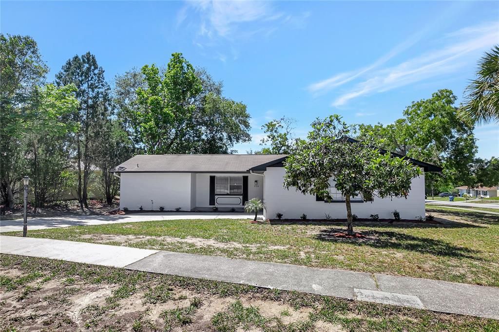 For Sale: $274,900 (4 beds, 2 baths, 1446 Square Feet)