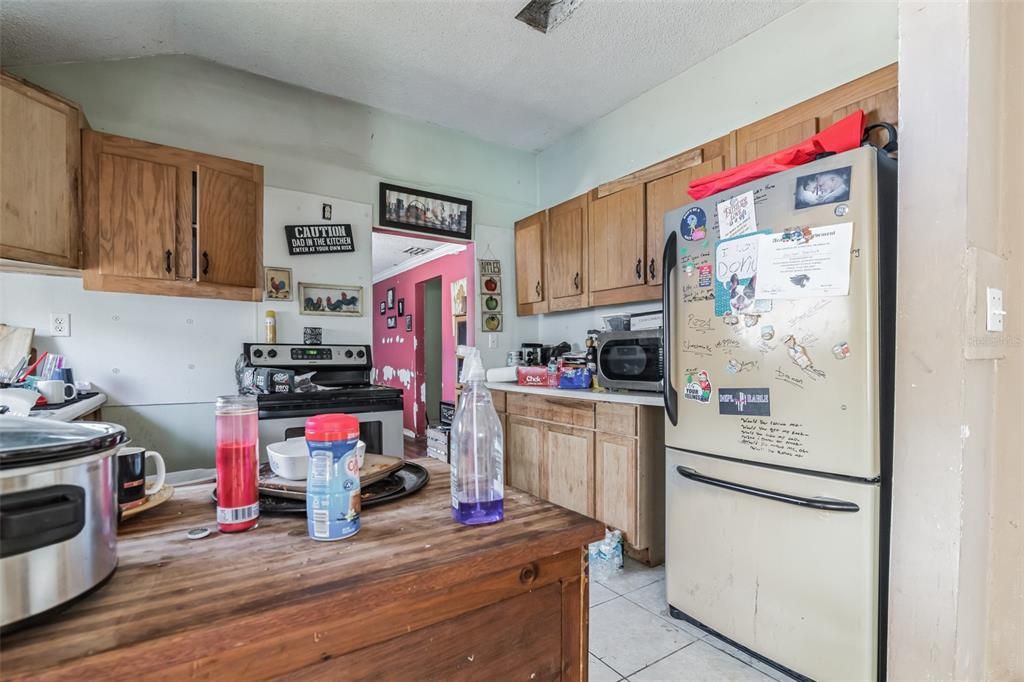 For Sale: $121,900 (3 beds, 2 baths, 1428 Square Feet)
