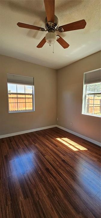 Recently Rented: $2,200 (2 beds, 1 baths, 910 Square Feet)