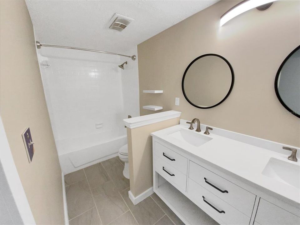 For Sale: $246,000 (2 beds, 2 baths, 1398 Square Feet)