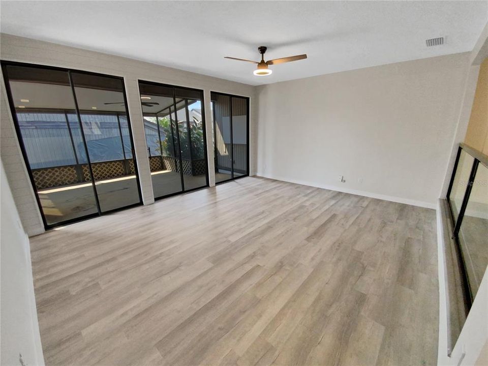 For Sale: $240,000 (2 beds, 2 baths, 1398 Square Feet)