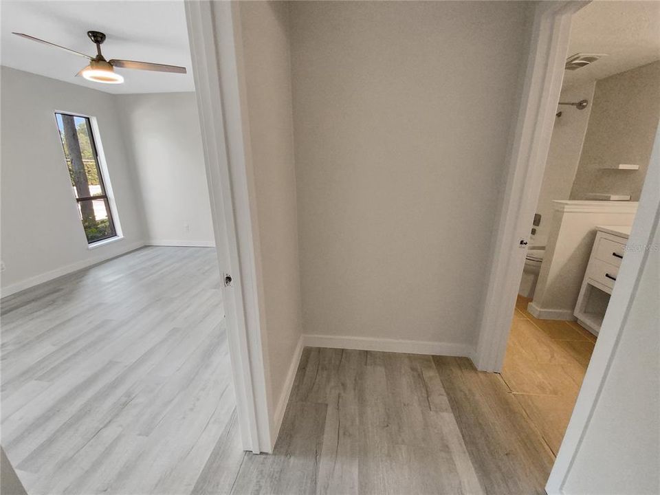 For Sale: $240,000 (2 beds, 2 baths, 1398 Square Feet)