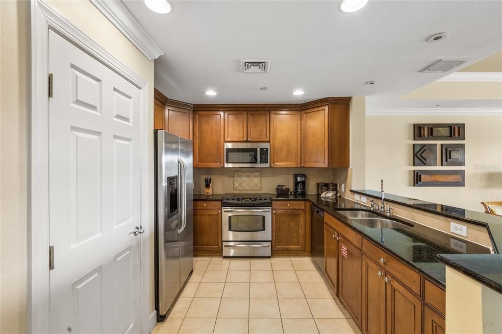 Active With Contract: $430,000 (3 beds, 3 baths, 1590 Square Feet)