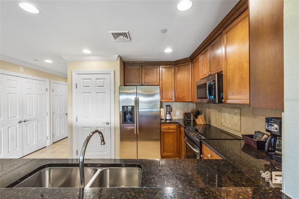 Active With Contract: $430,000 (3 beds, 3 baths, 1590 Square Feet)