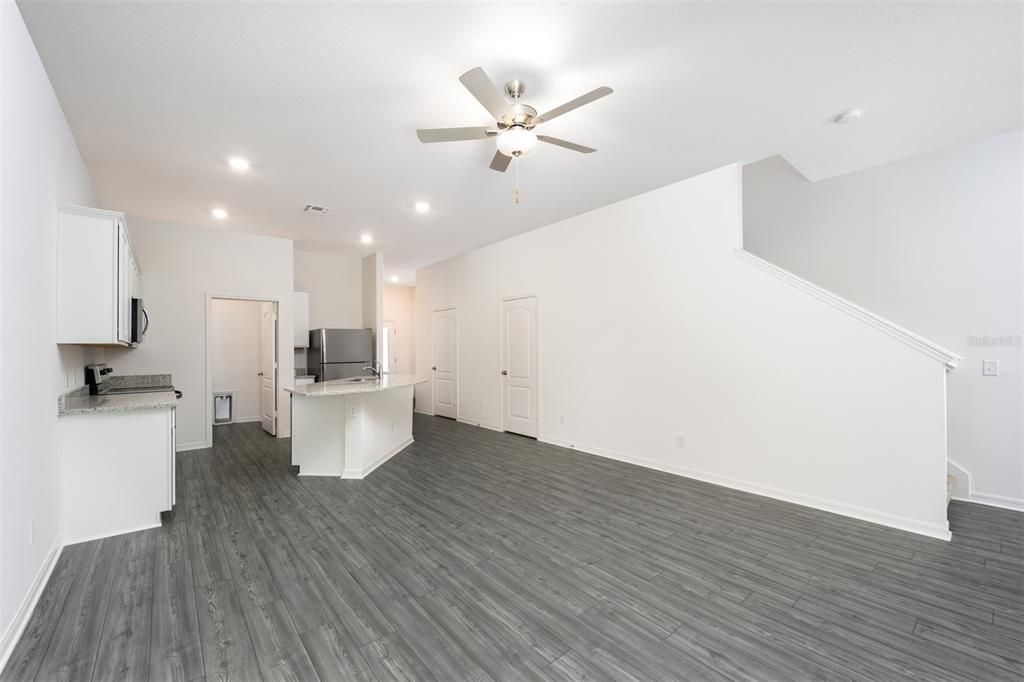 For Sale: $290,900 (2 beds, 2 baths, 1574 Square Feet)