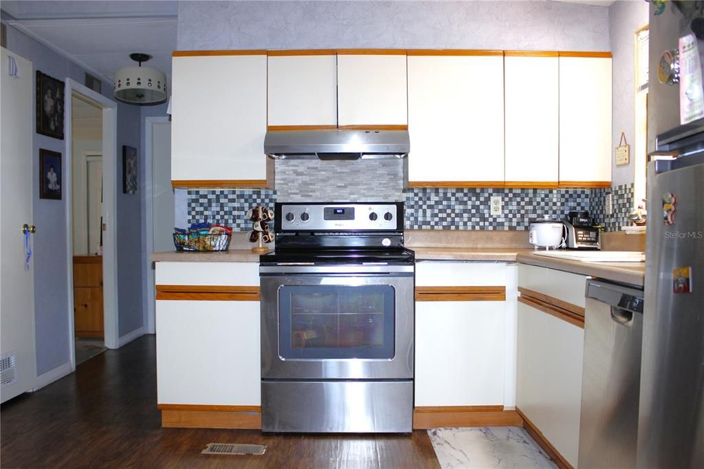 For Sale: $160,000 (2 beds, 2 baths, 1040 Square Feet)