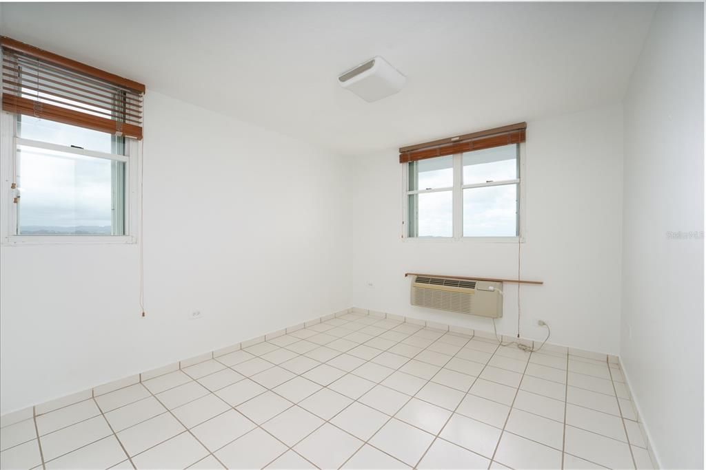 Vendido Recientemente: $439,000 (3 camas, 2 baños, 1626 Pies cuadrados)