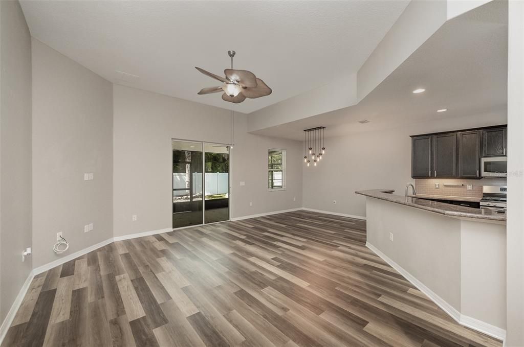 Active With Contract: $370,000 (3 beds, 2 baths, 1888 Square Feet)