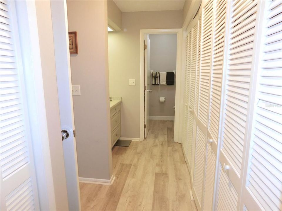 For Sale: $330,000 (2 beds, 2 baths, 1250 Square Feet)