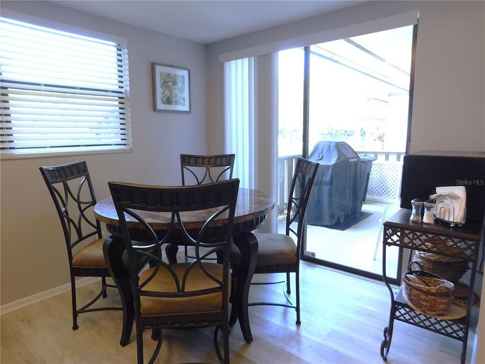 For Sale: $330,000 (2 beds, 2 baths, 1250 Square Feet)