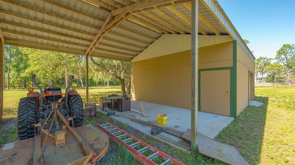 Wood constructionMetal roofVaulted to 14’