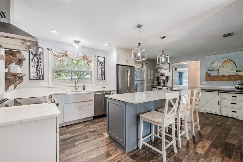 Active With Contract: $585,000 (4 beds, 2 baths, 1864 Square Feet)