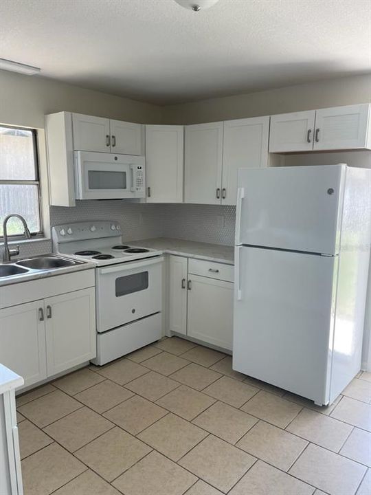 For Rent: $1,200 (2 beds, 1 baths, 850 Square Feet)