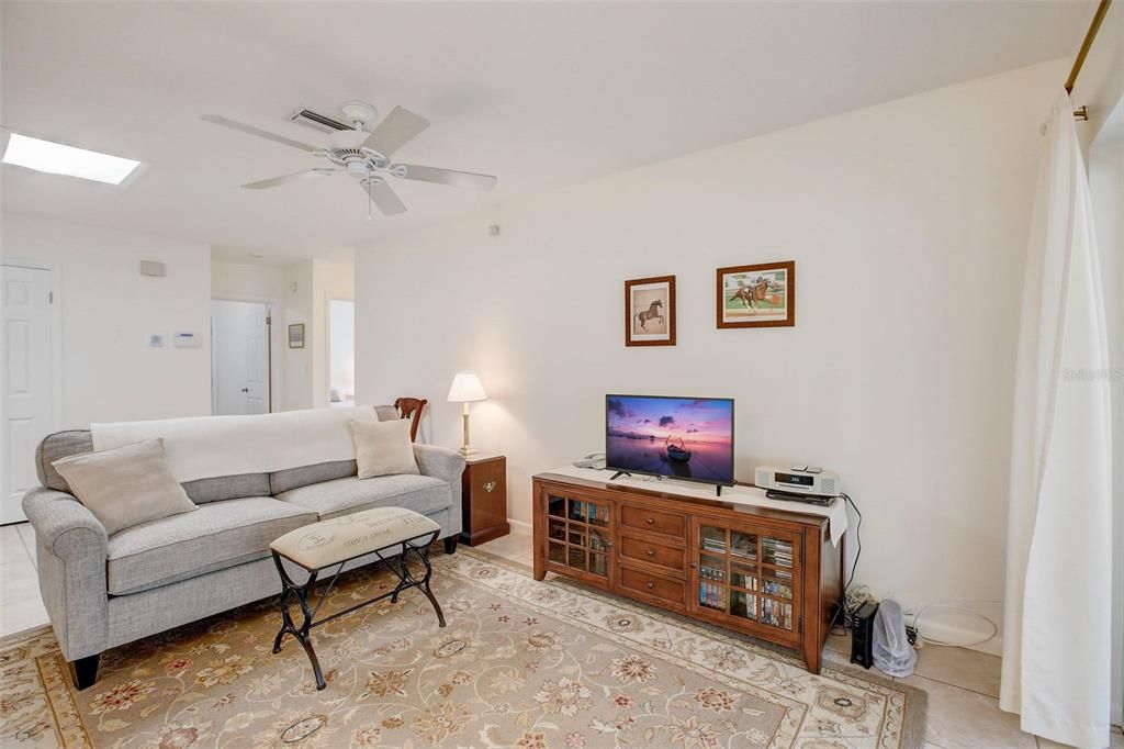 Active With Contract: $450,000 (3 beds, 2 baths, 1536 Square Feet)
