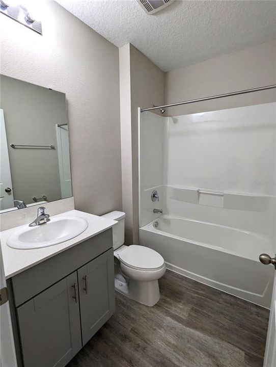 最近租的: $2,450 (5 贝兹, 3 浴室, 2420 平方英尺)