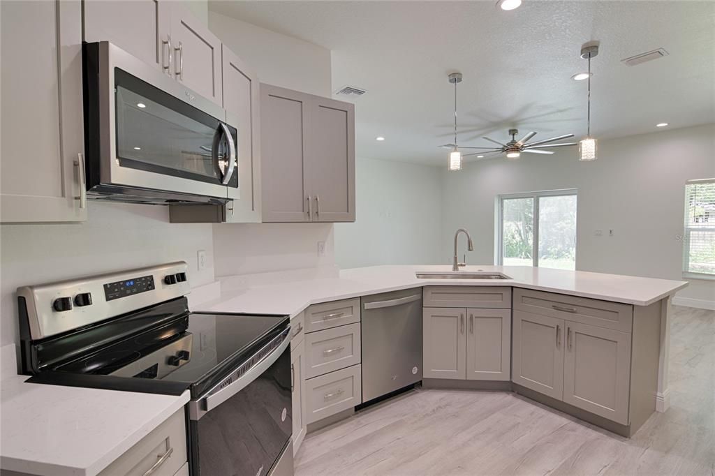 Active With Contract: $412,500 (3 beds, 2 baths, 1460 Square Feet)