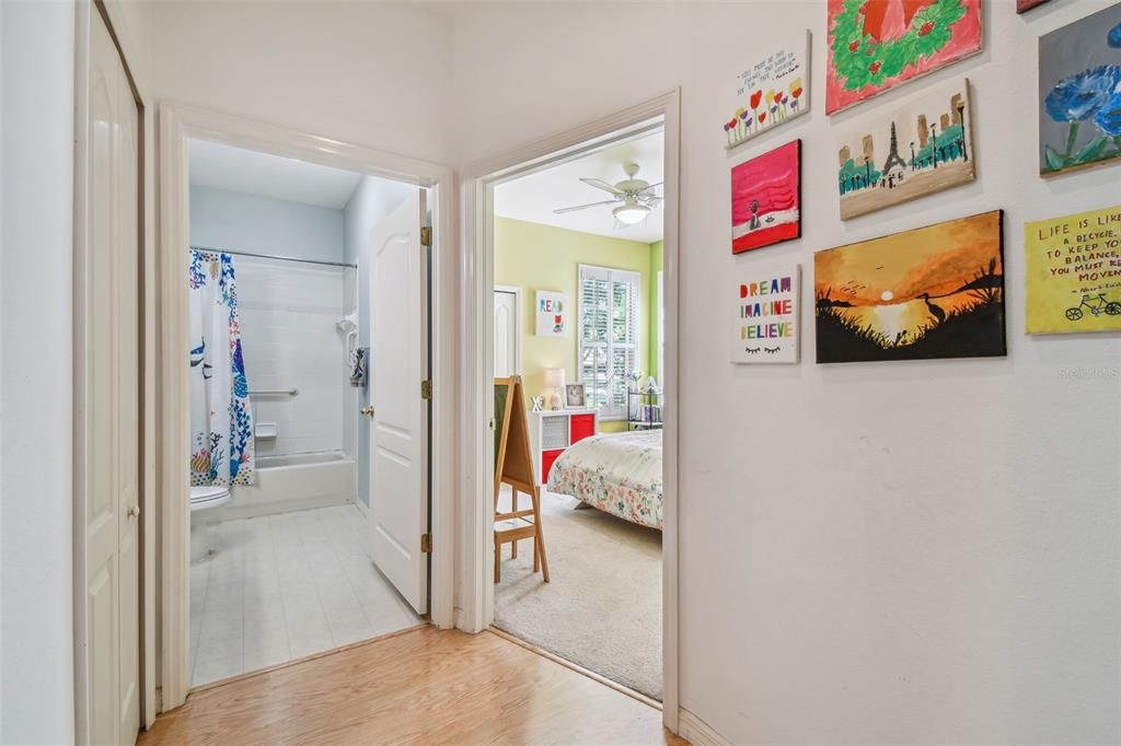 For Sale: $400,000 (3 beds, 2 baths, 1829 Square Feet)
