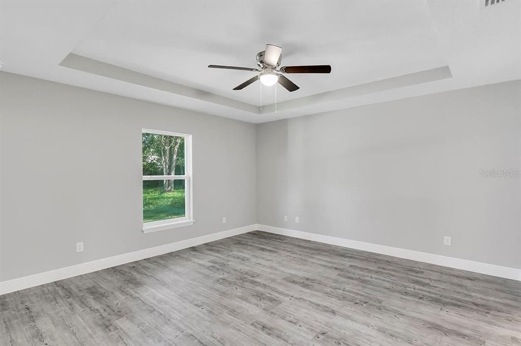 Active With Contract: $274,900 (3 beds, 2 baths, 1453 Square Feet)