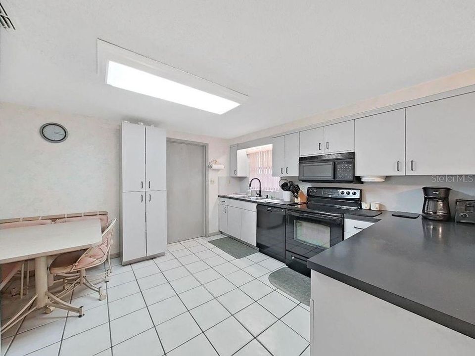 For Sale: $379,900 (3 beds, 2 baths, 1540 Square Feet)