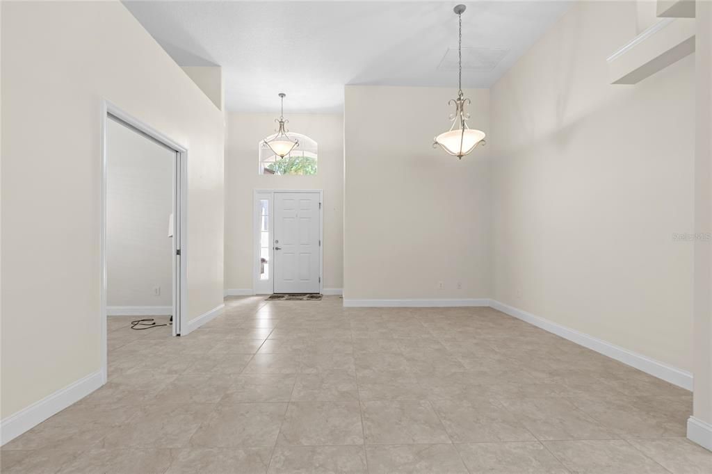 For Sale: $419,500 (2 beds, 2 baths, 1705 Square Feet)