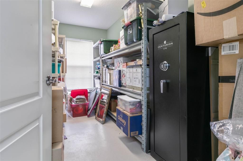 Storage room/pantry