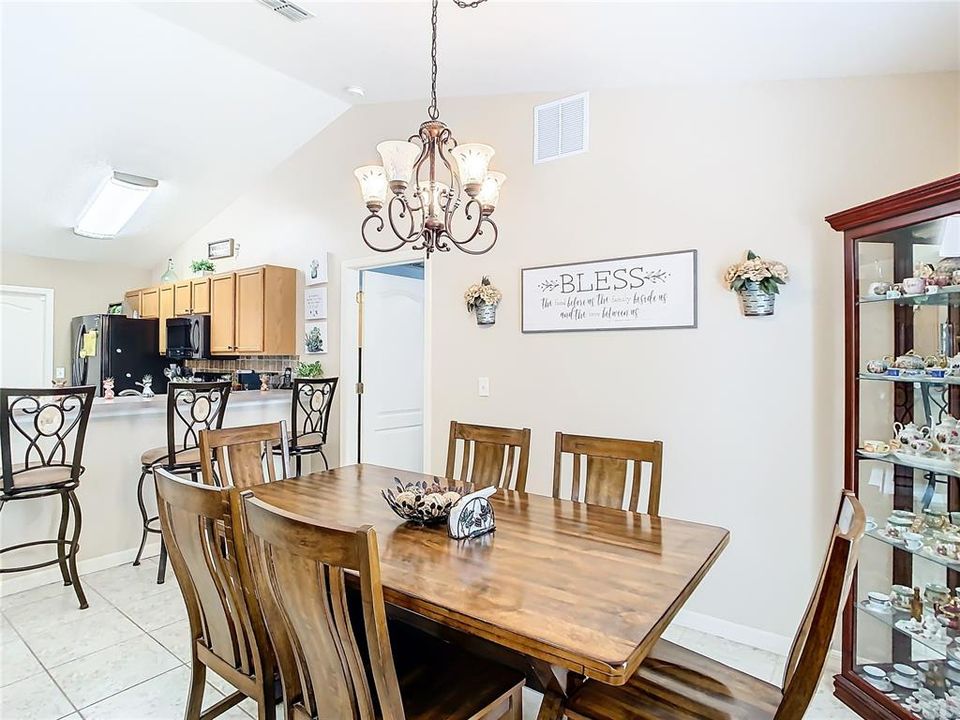 Active With Contract: $365,000 (3 beds, 2 baths, 1600 Square Feet)