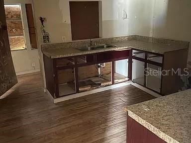 Active With Contract: $110,000 (2 beds, 1 baths, 720 Square Feet)